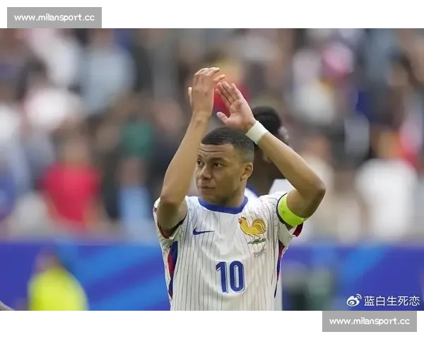 法国队核心球员赛前受访，备战气氛紧张而有序