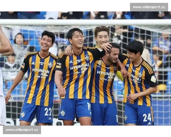 转会期风暴再起，XX俱乐部连出大手笔，王朝终结还是新篇章